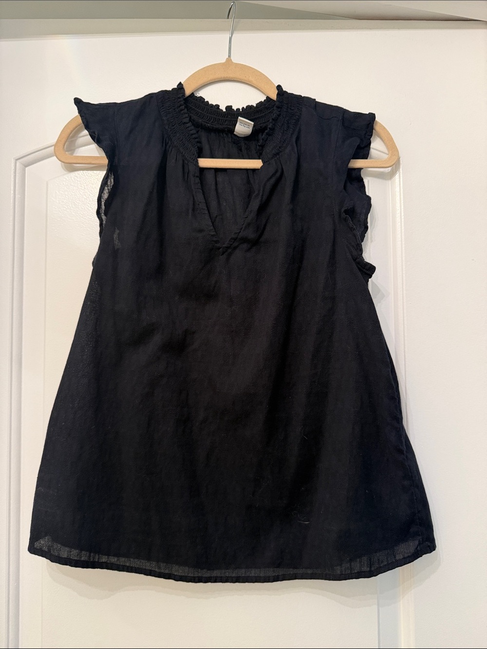 Women's Black Sleeveless Ruffle Neck Top xs old navy